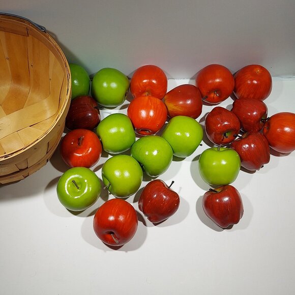Wooden Basket with Red and Green Apples - Picture 4 of 8